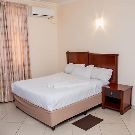 فندق Pensao Marhaba Residencial مابوتو المظهر الخارجي الصورة